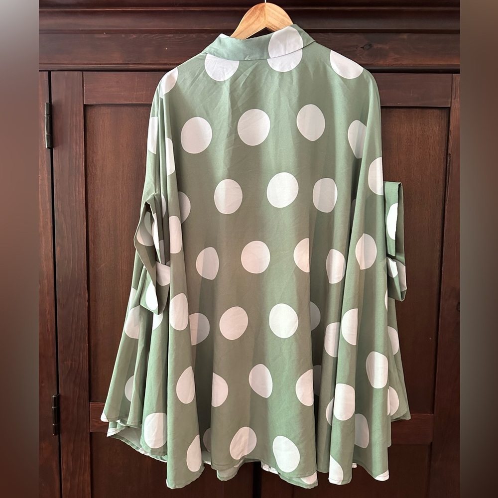 Batwing Flowy Shawl type button down women’s shirt - blouse - Picture 3 of 5